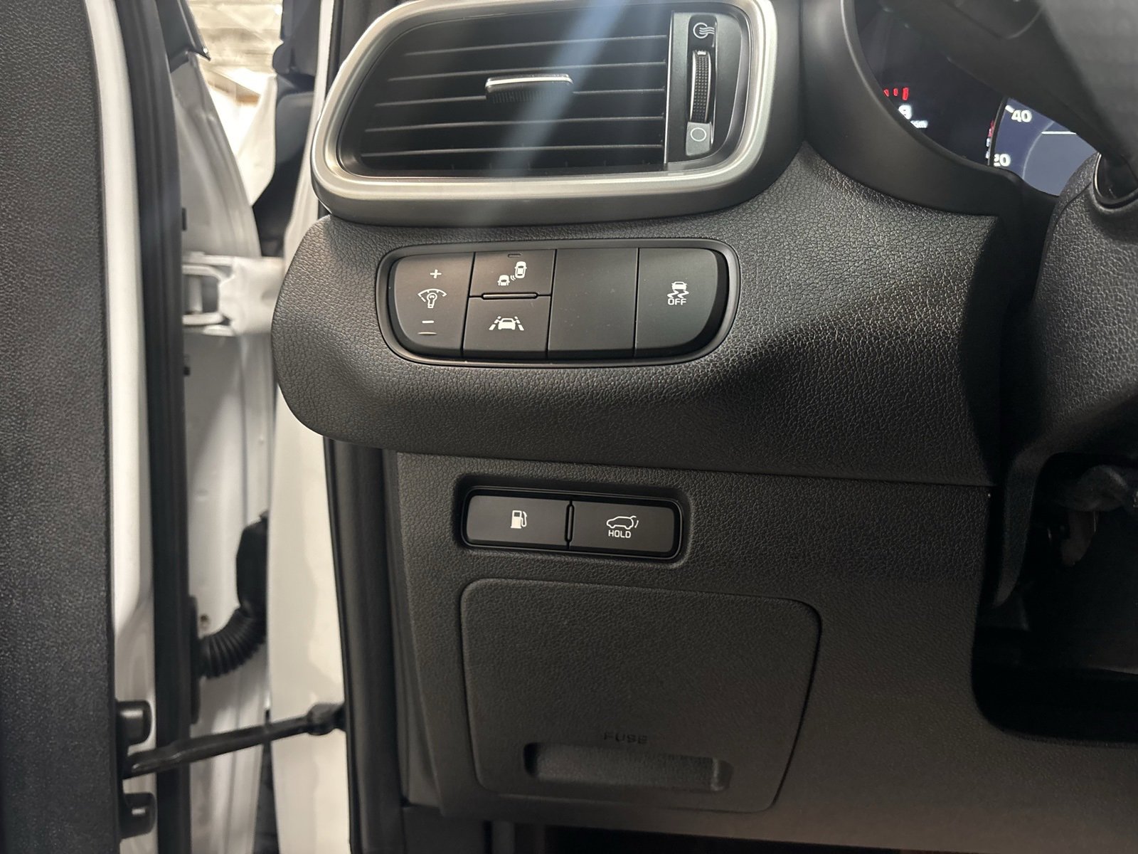 Used 2020 Kia Sorento SX image 16