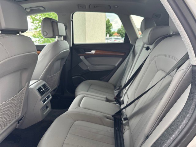 Used 2022 Audi Q5 2.0T Premium Plus w/ Premium Plus Package image 7