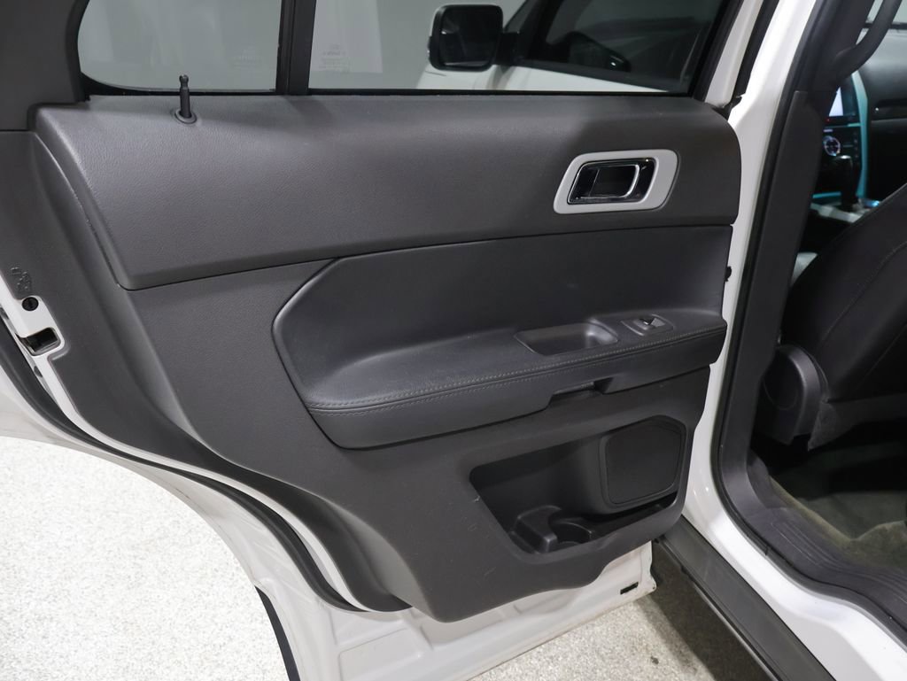 Used 2013 Ford Explorer Limited image 18
