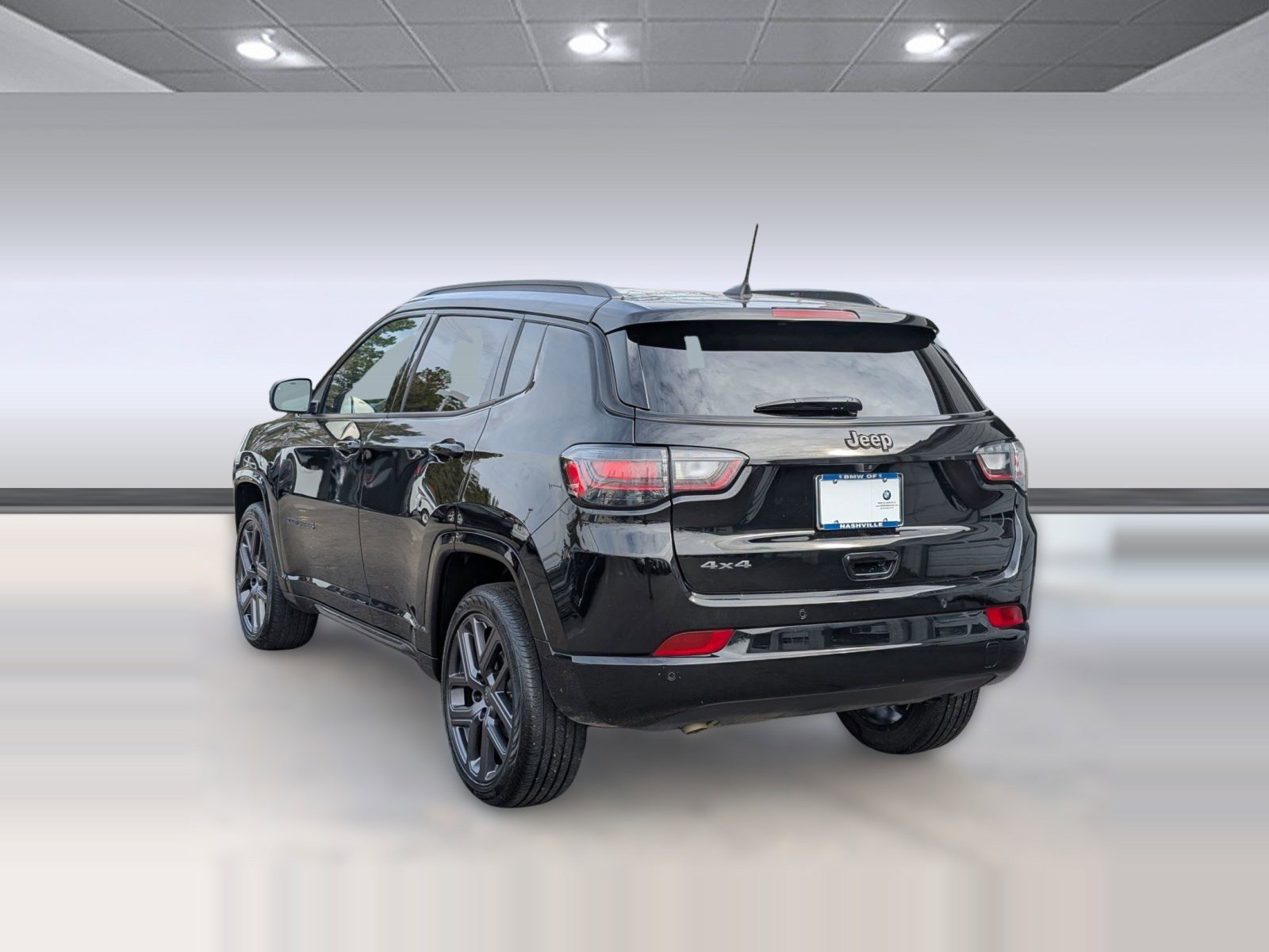 Used 2024 Jeep Compass Limited w/ High Altitude Package image 3