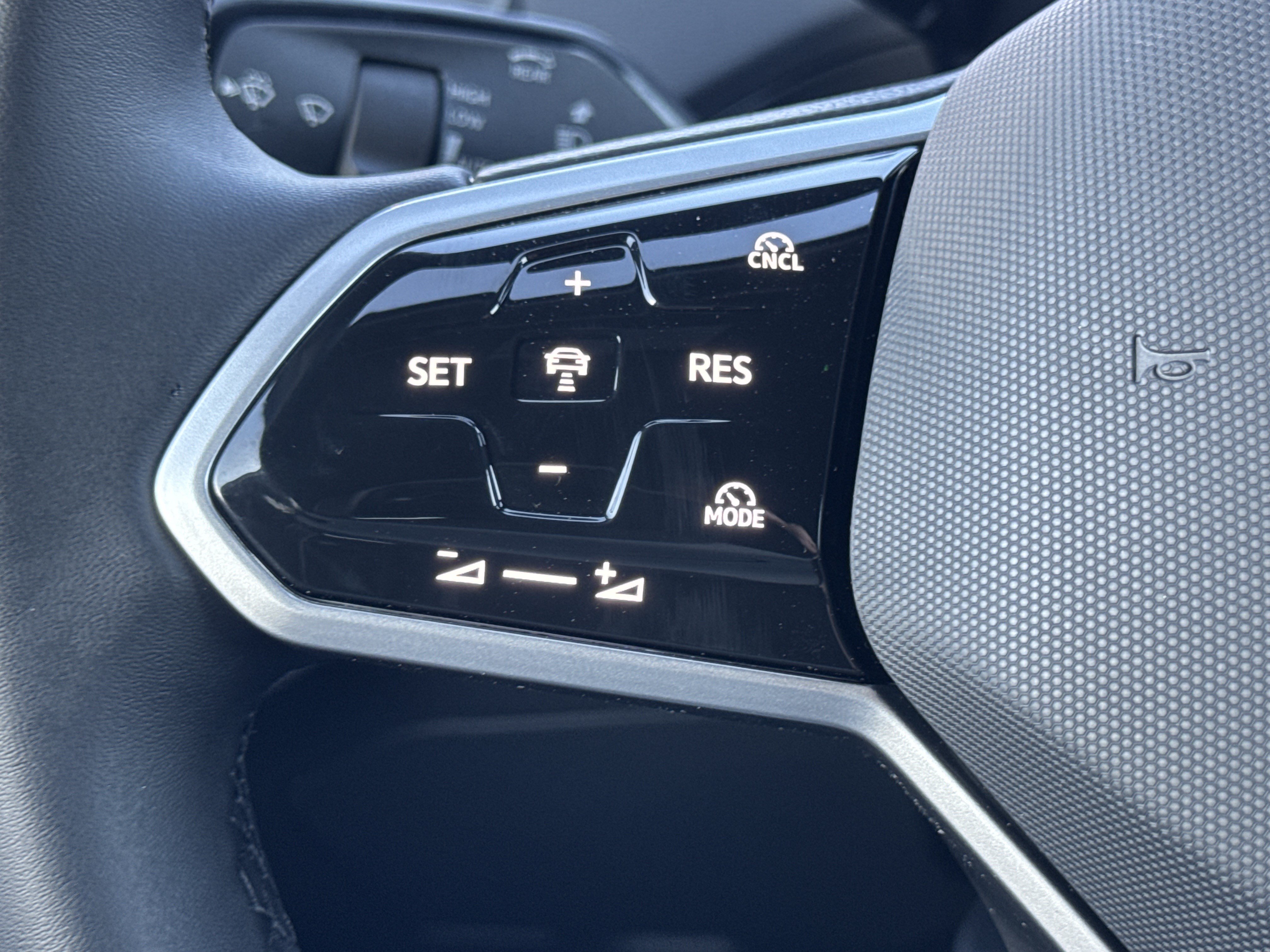 New 2026 Volkswagen ID.4 Pro RWD image 19