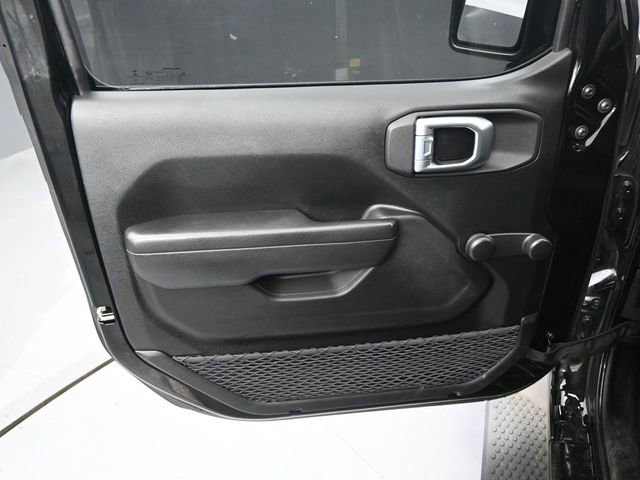 Used 2023 Jeep Wrangler Sport image 12