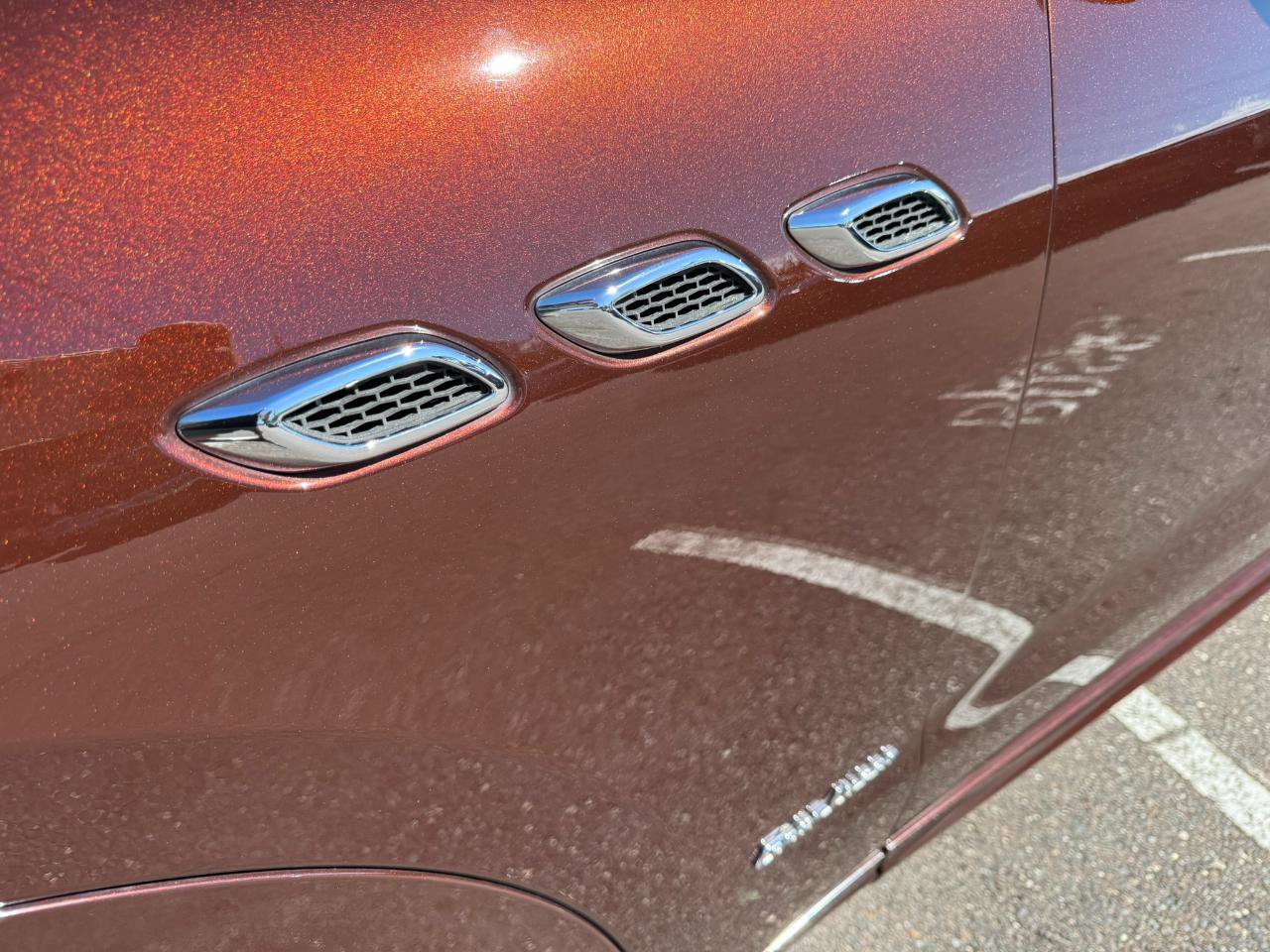 Used 2019 Maserati Levante GranLusso AWD/4WD image 14