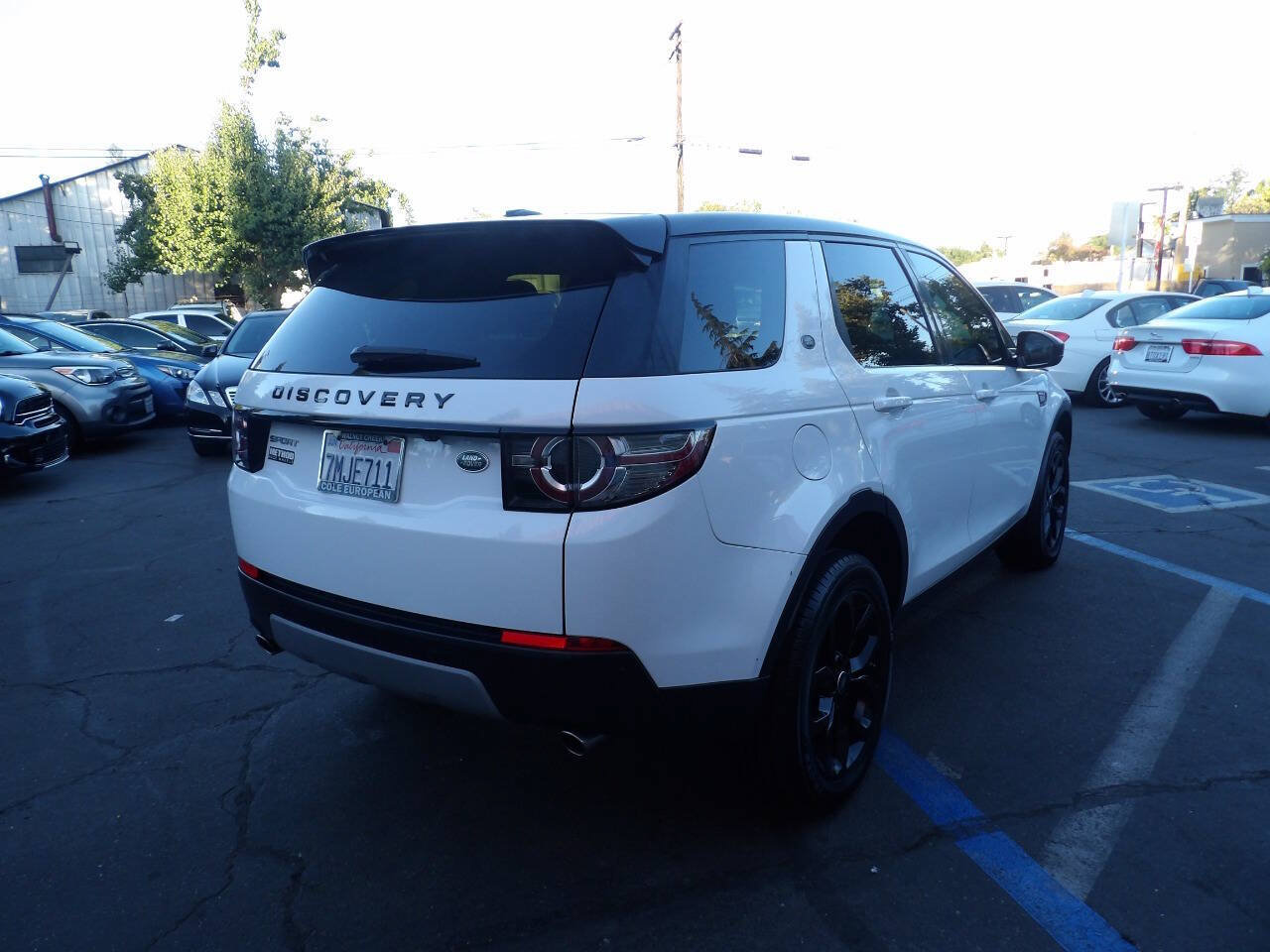 Used 2015 Land Rover Discovery Sport HSE AWD/4WD image 3