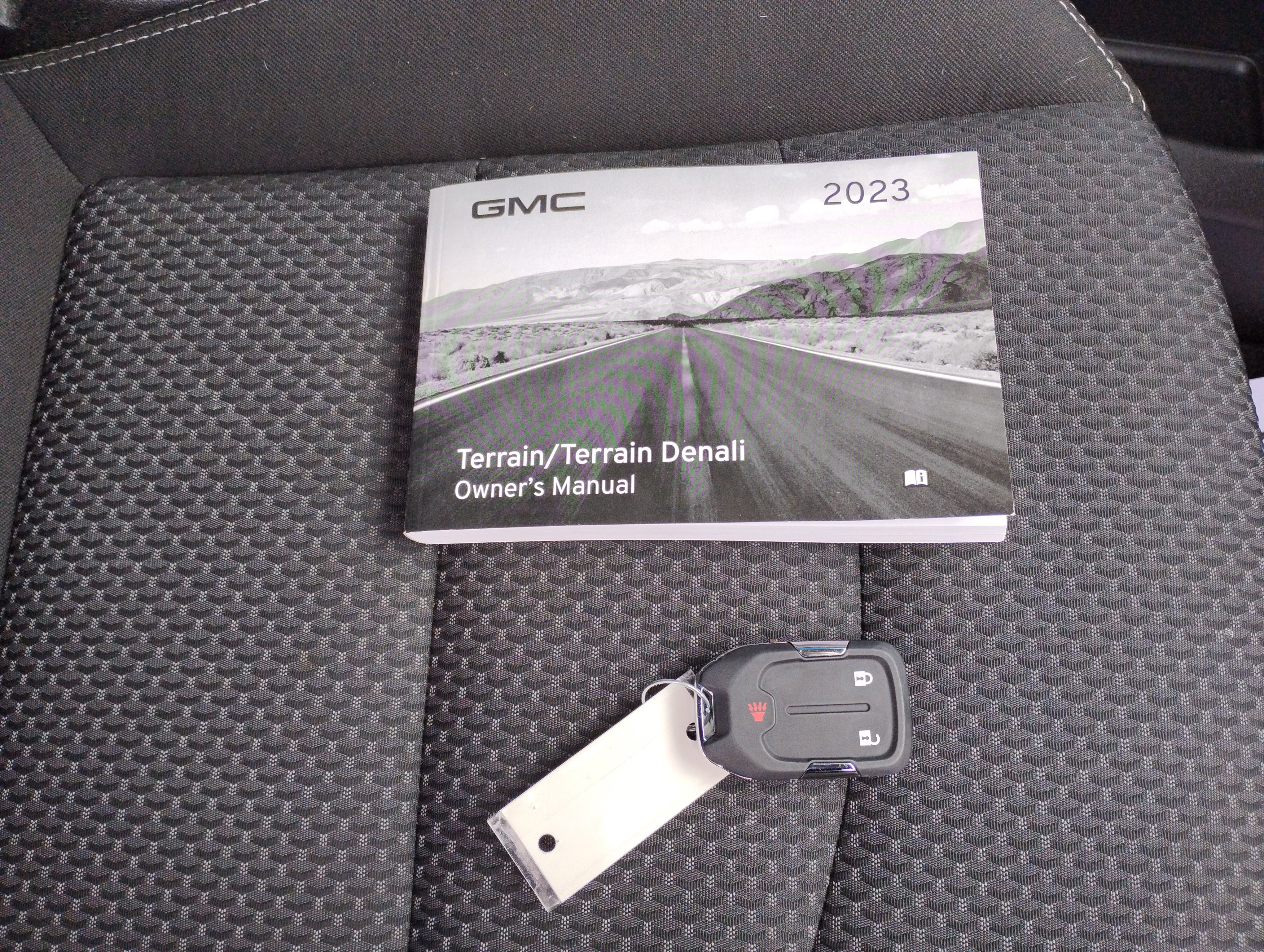 Used 2023 GMC Terrain SLE image 38