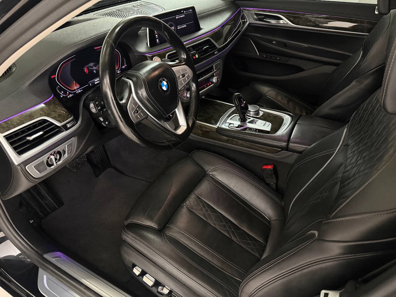 Used 2021 BMW 740i w/ Premium Package RWD image 46