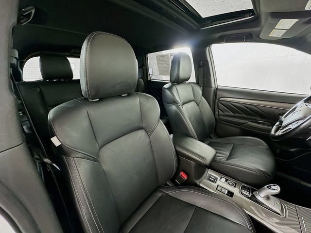 Used 2019 Mitsubishi Outlander 4WD Plug-In Hybrid image 28