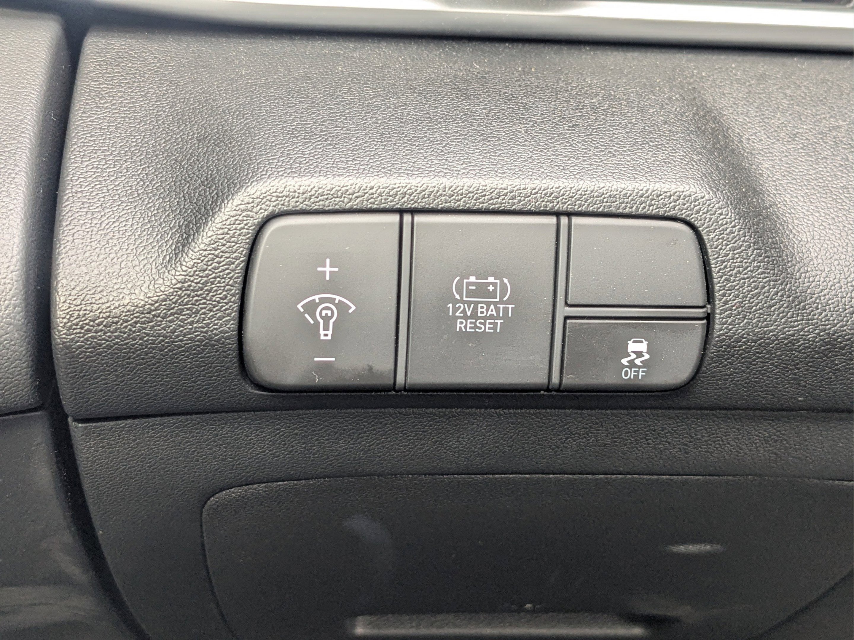 Used 2025 Hyundai Elantra Hybrid FWD image 20