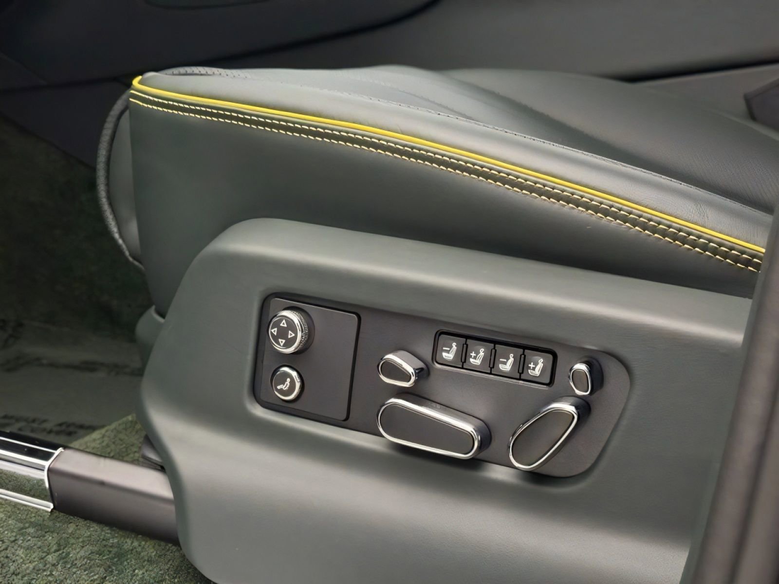 New 2026 Bentley Bentayga Speed AWD/4WD image 8