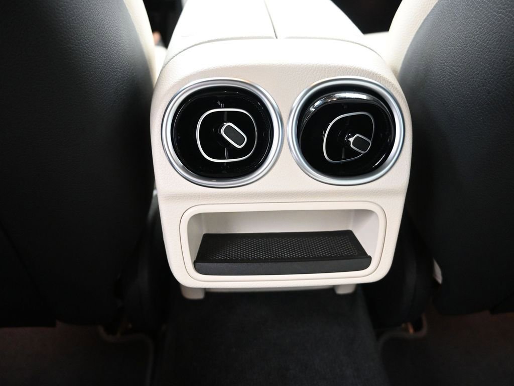 Used 2023 Mercedes-Benz C 300 Sedan image 29