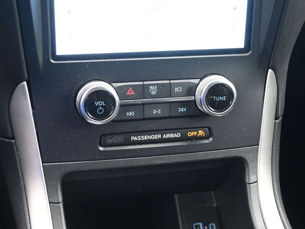 Used 2024 Ford Edge SEL image 19