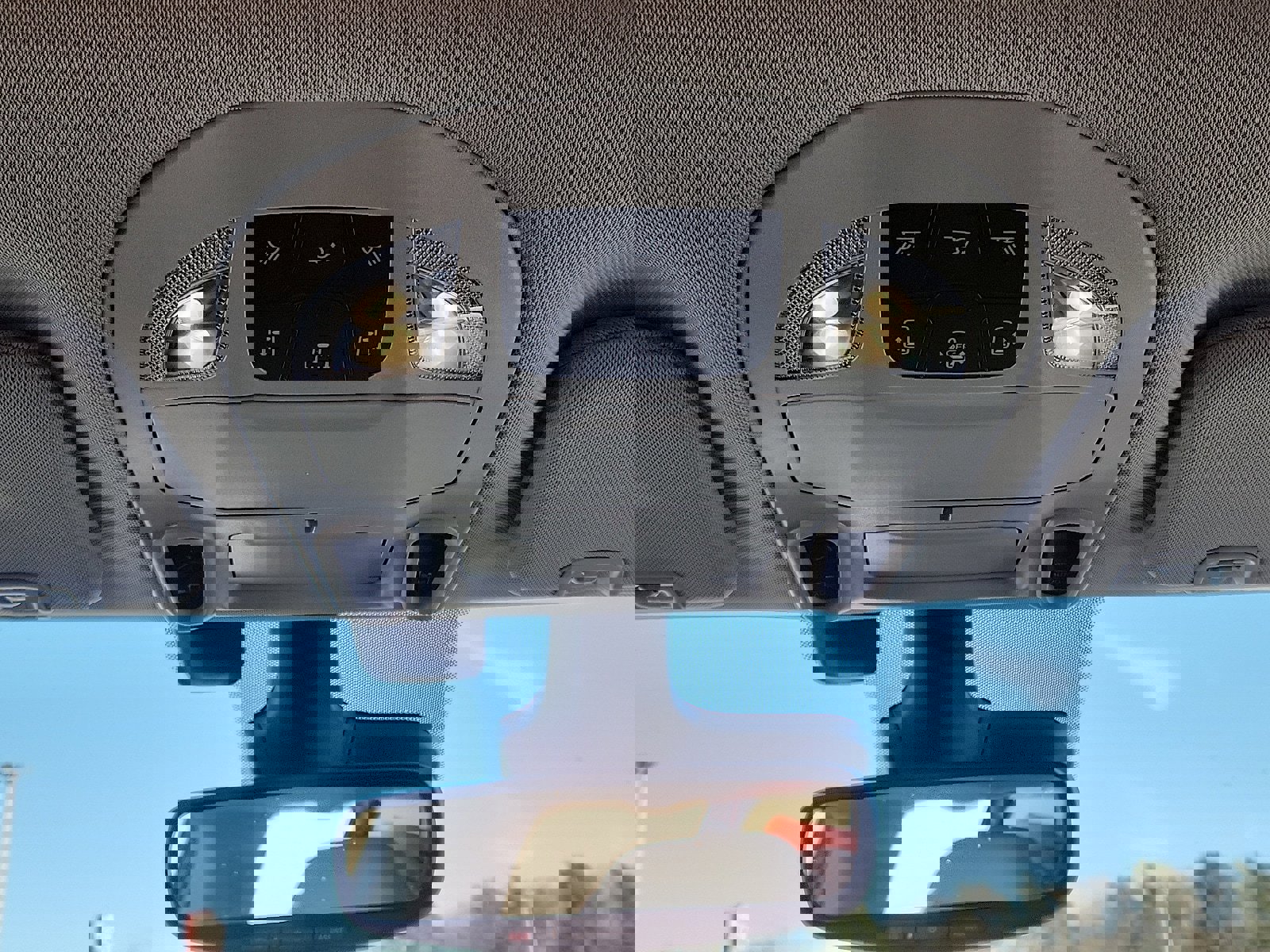 Used 2021 Chrysler Pacifica Limited w/ Uconnect Theater Family Group image 20