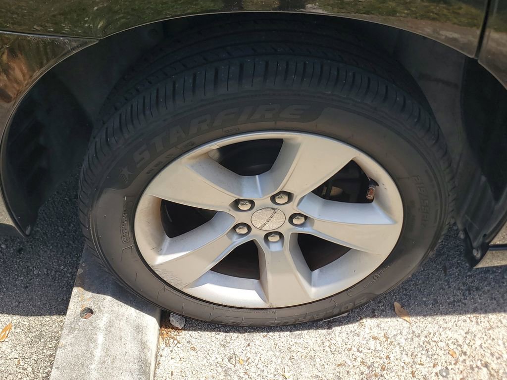 Used 2011 Dodge Charger SE image 9