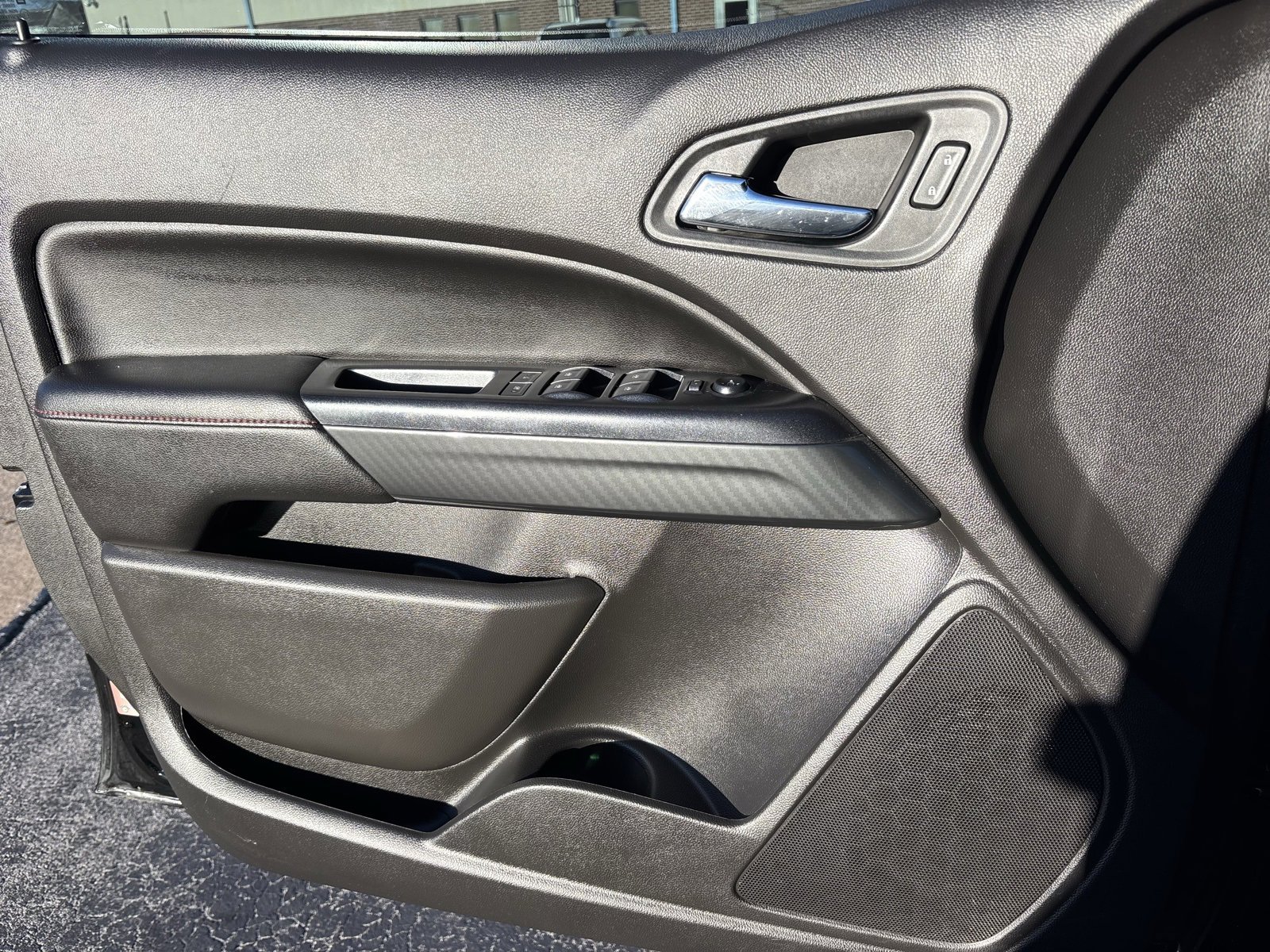 Used 2017 GMC Canyon SLE w/ All Terrain X Package image 16