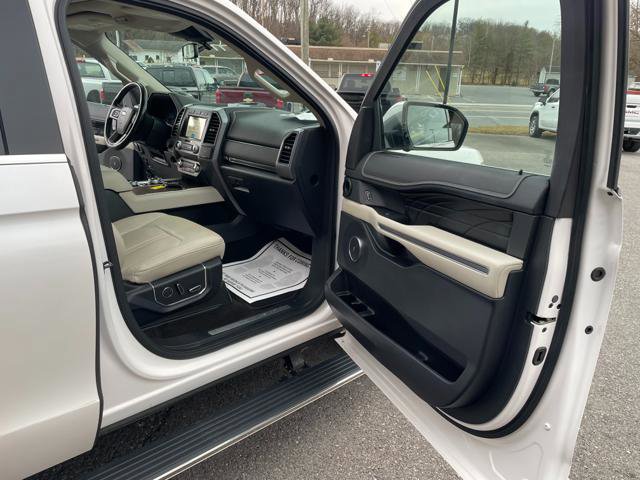 Used 2019 Ford Expedition Platinum AWD/4WD image 27