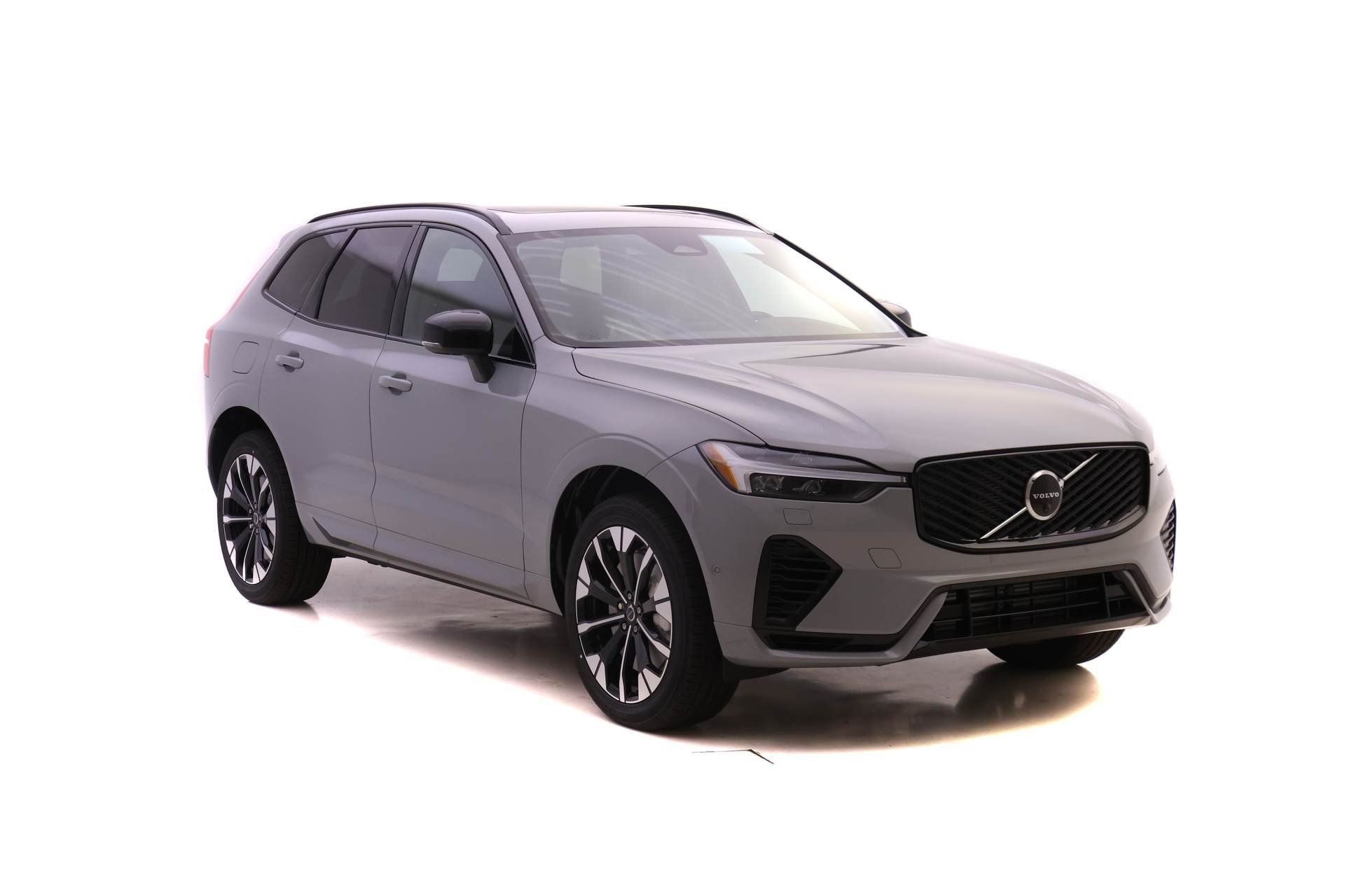 New 2026 Volvo XC60 T8 Plus w/ Protection Package Premier image 2