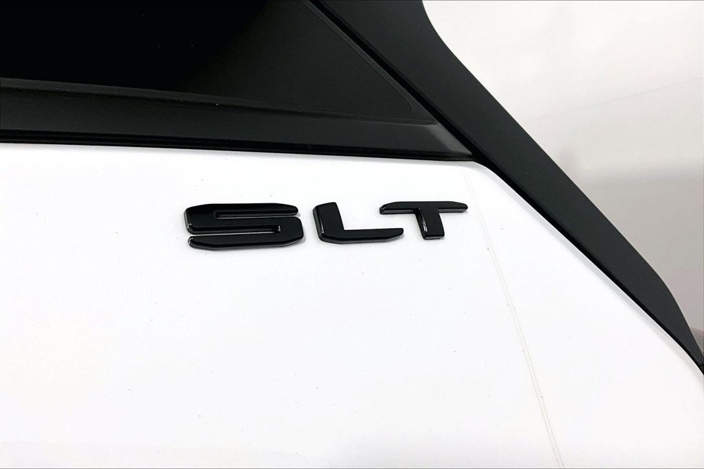 Used 2023 GMC Terrain SLT w/ Elevation Edition FWD image 14