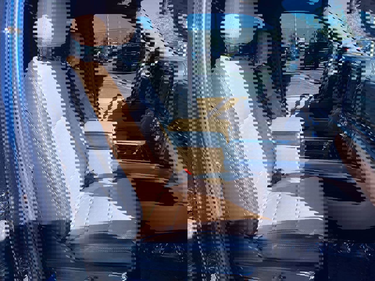 Used 2023 Ford F350 Lariat image 30