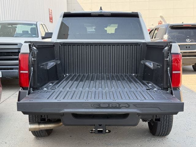 Used 2024 Toyota Tacoma SR AWD/4WD image 32