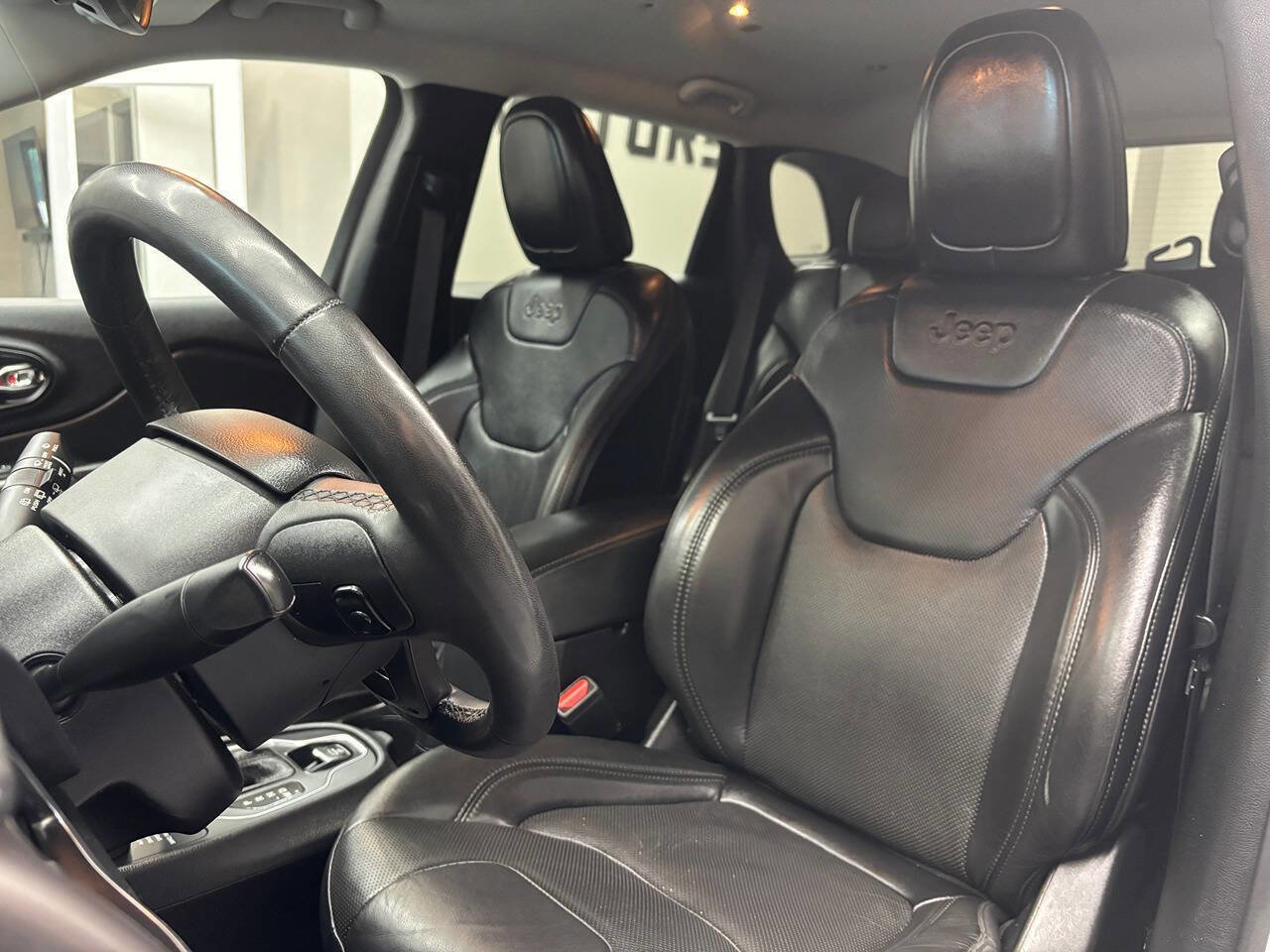 Used 2021 Jeep Cherokee Latitude Lux AWD/4WD image 15