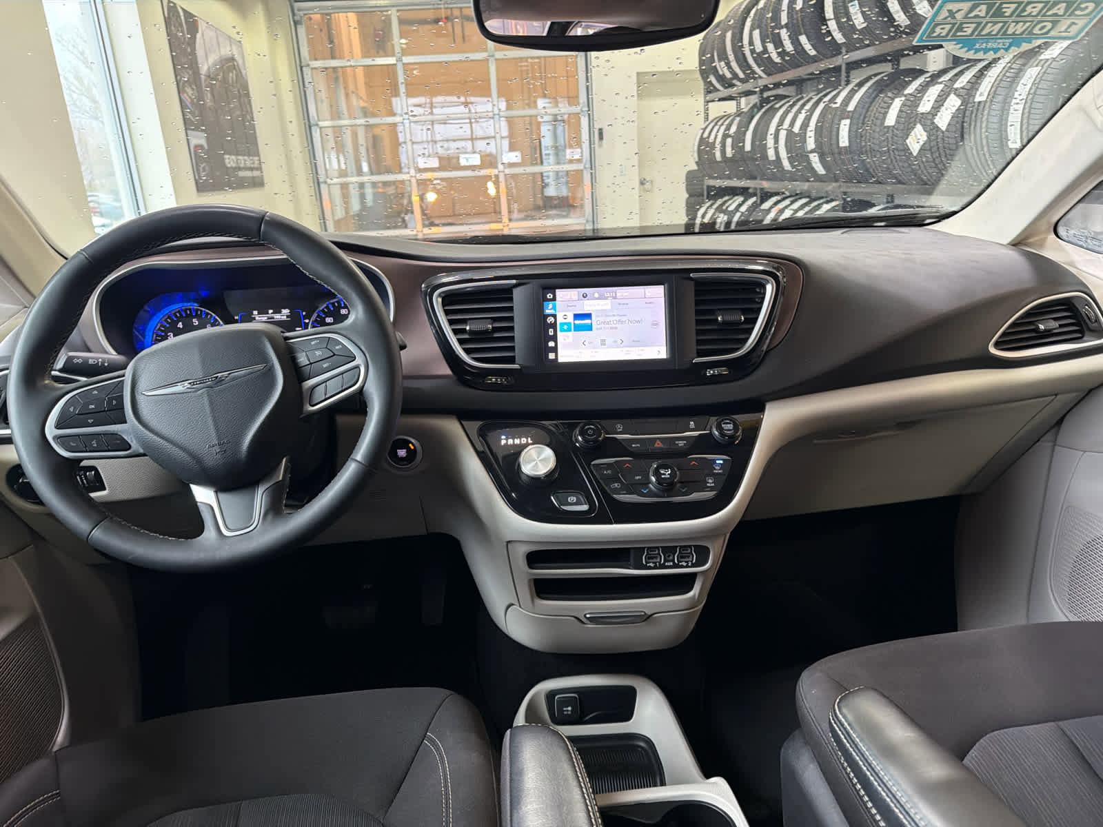 Used 2023 Chrysler Voyager LX FWD image 16