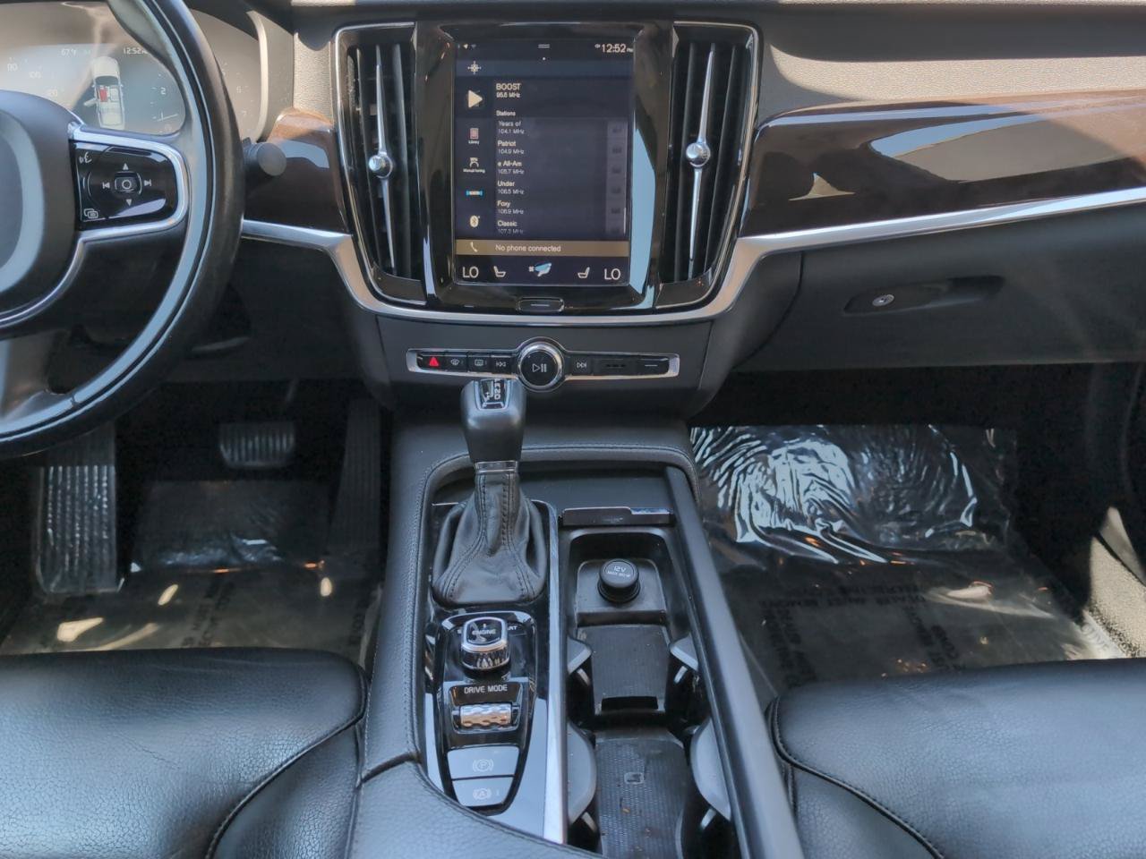 Used 2017 Volvo S90 T6 Momentum w/ Climate Package AWD/4WD image 19