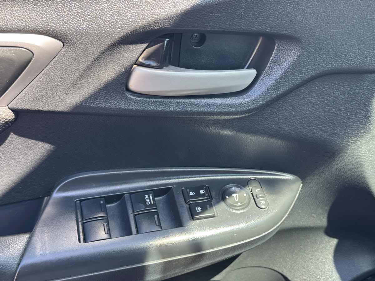 Used 2015 Honda Fit EX image 23