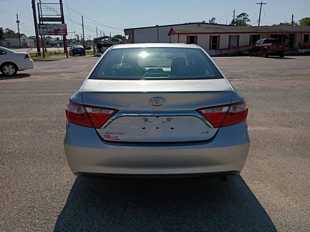 Used 2016 Toyota Camry LE FWD image 4
