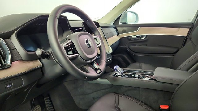 Certified 2026 Volvo XC90 B5 Core AWD/4WD image 12
