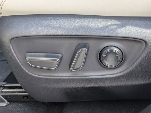 Used 2025 Toyota RAV4 Limited w/ Advanced Technology Package image 21