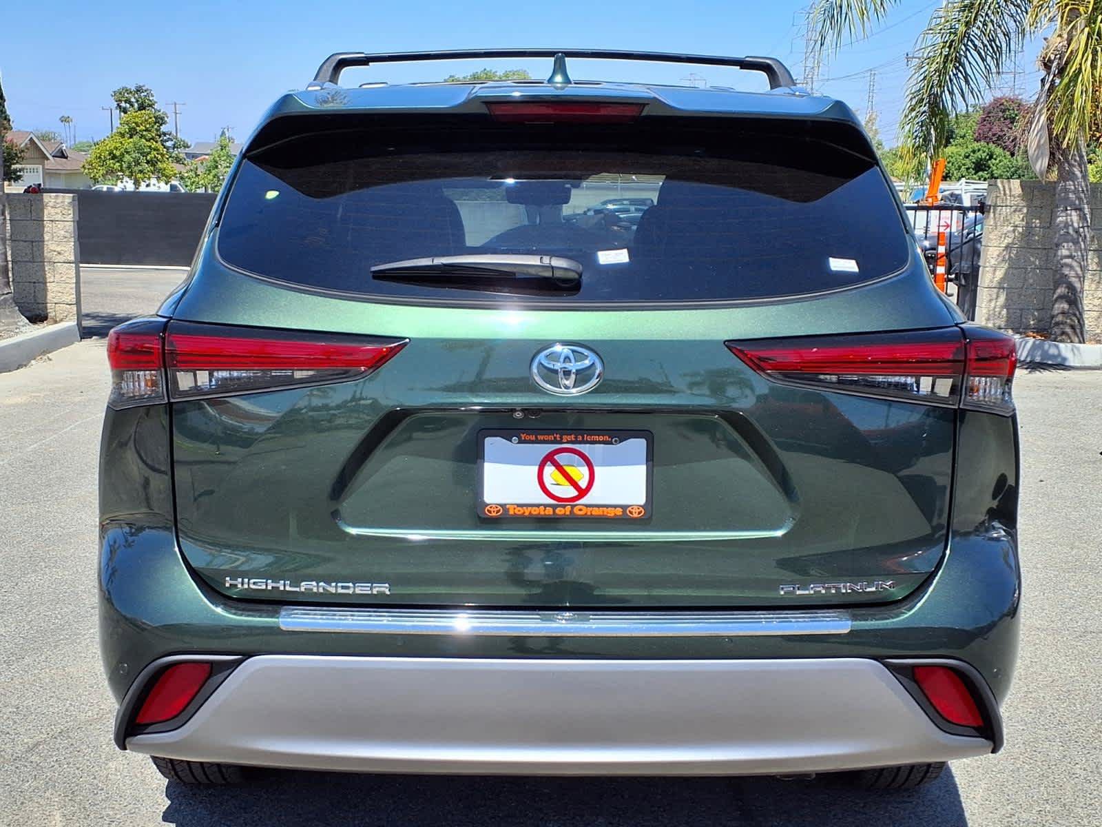 Used 2023 Toyota Highlander Platinum FWD image 5