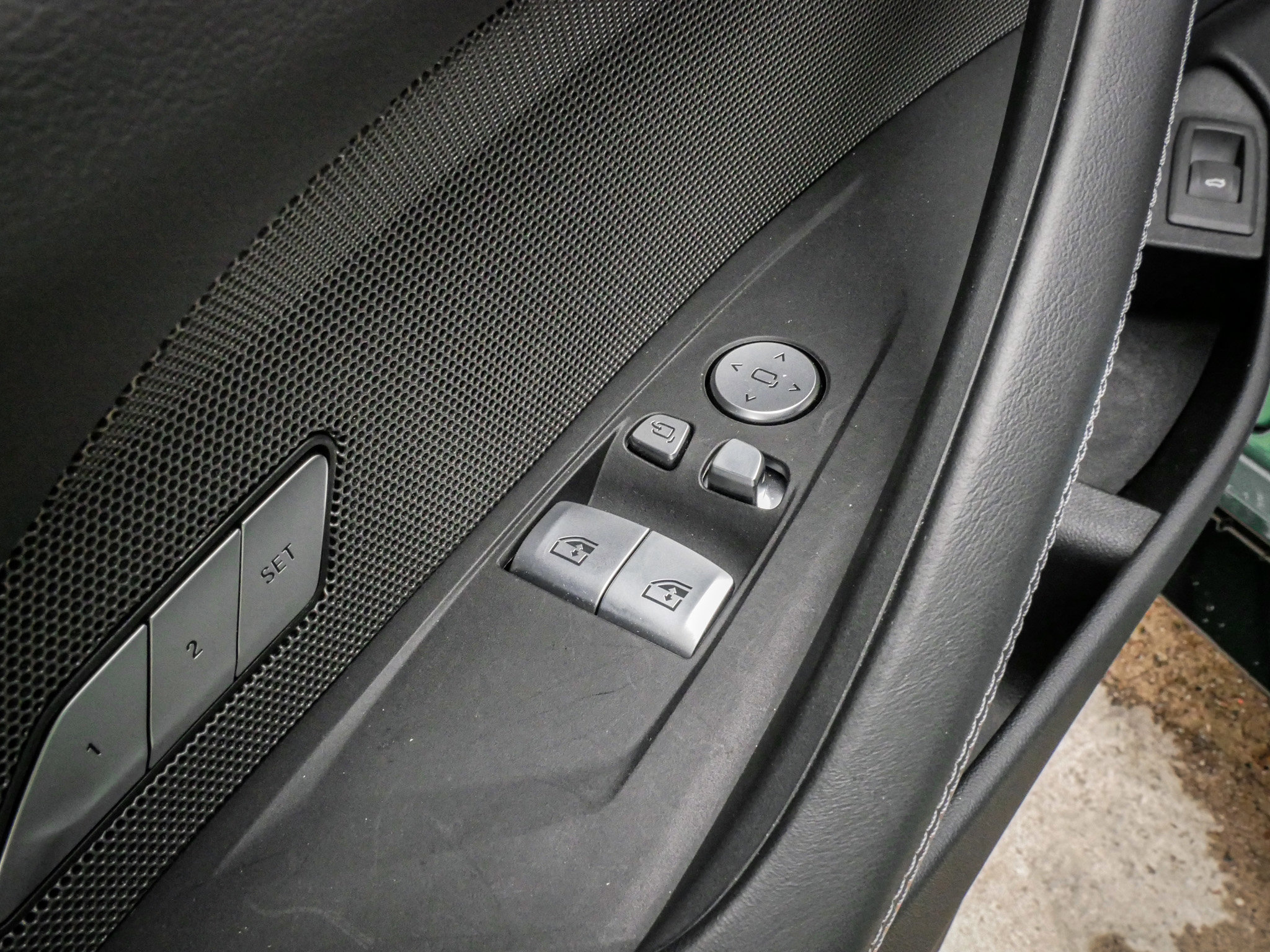 Used 2025 BMW M4 xDrive Competition w/ Executive Package image 15