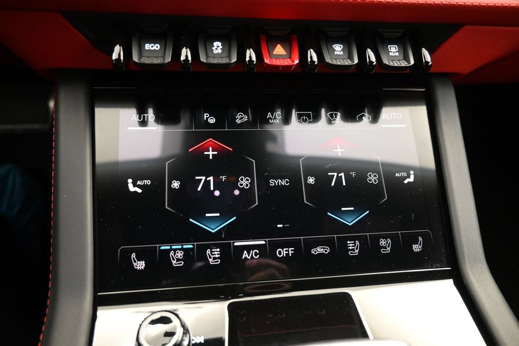 Used 2025 Lamborghini Urus SE AWD/4WD image 21