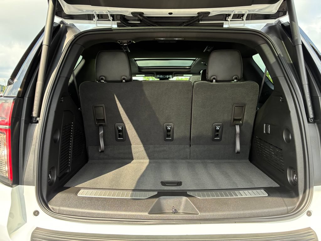 Used 2024 Chevrolet Tahoe RST AWD/4WD image 4