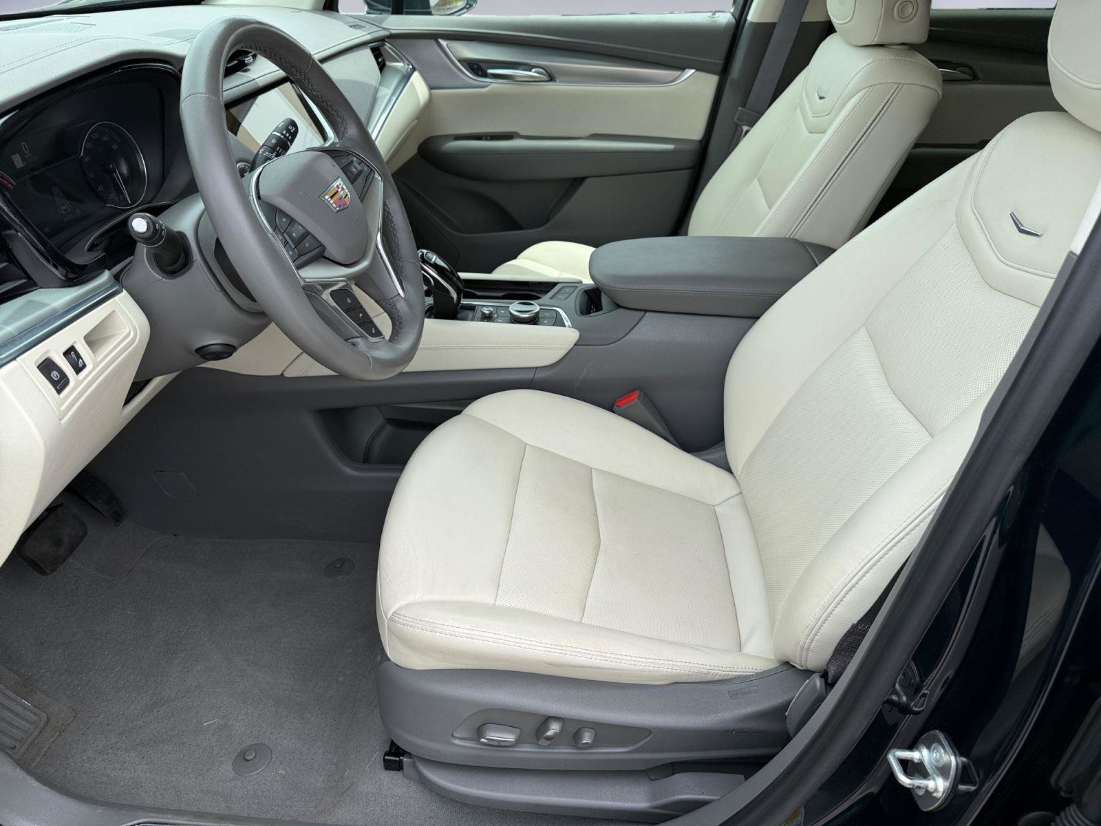 Certified 2024 Cadillac XT5 Premium Luxury AWD/4WD image 15
