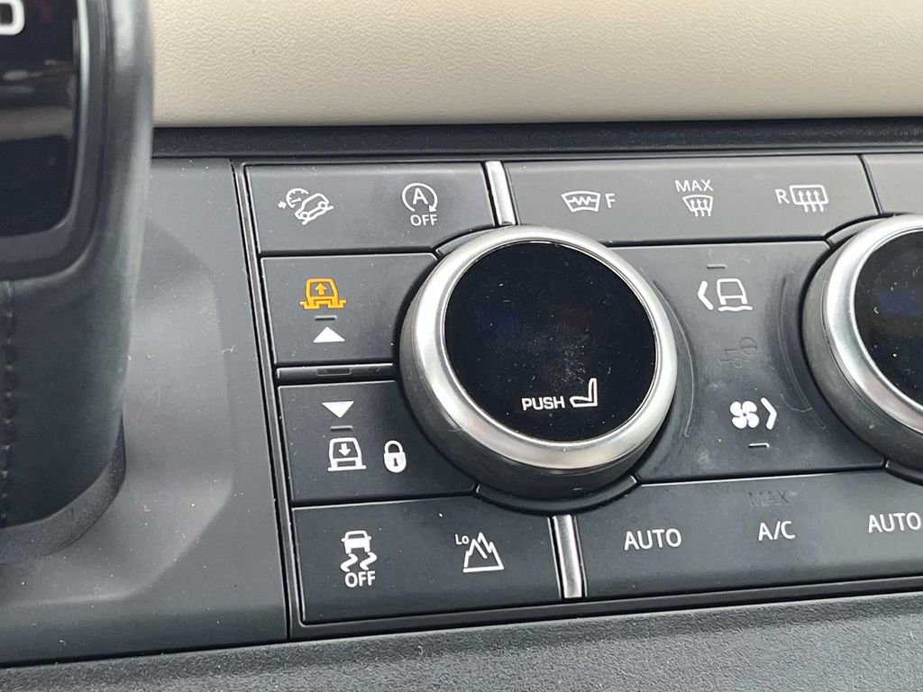 Used 2021 Land Rover Defender 110 X-Dynamic HSE image 33