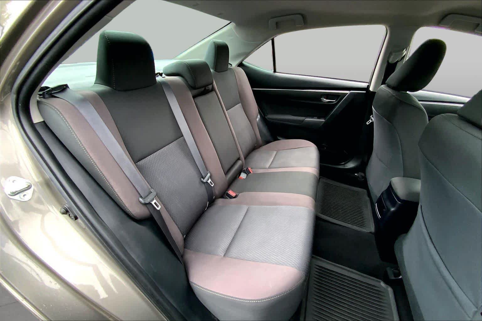 Used 2018 Toyota Corolla LE FWD image 20