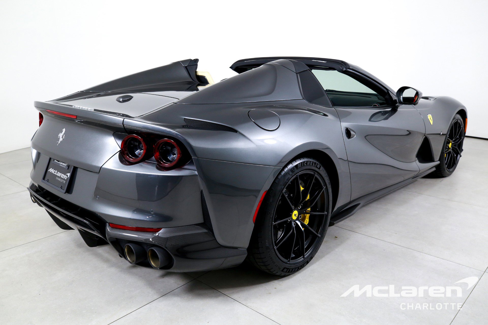 Used 2021 Ferrari 812 GTS RWD image 9
