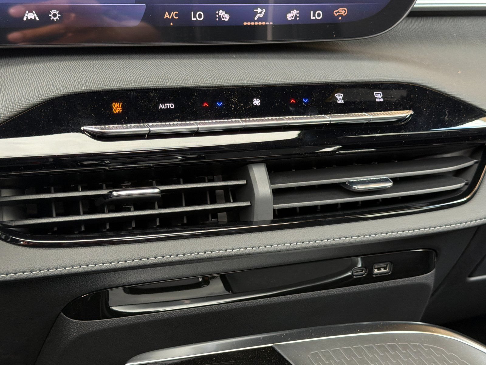 New 2026 Buick Enclave Sport Touring w/ Power Package FWD image 21