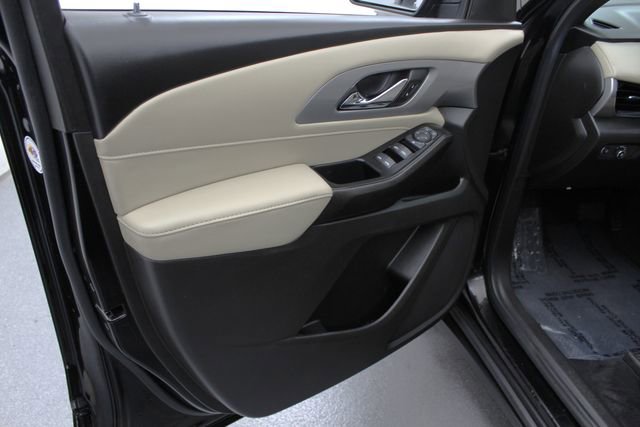 Used 2022 Chevrolet Traverse LS FWD image 22