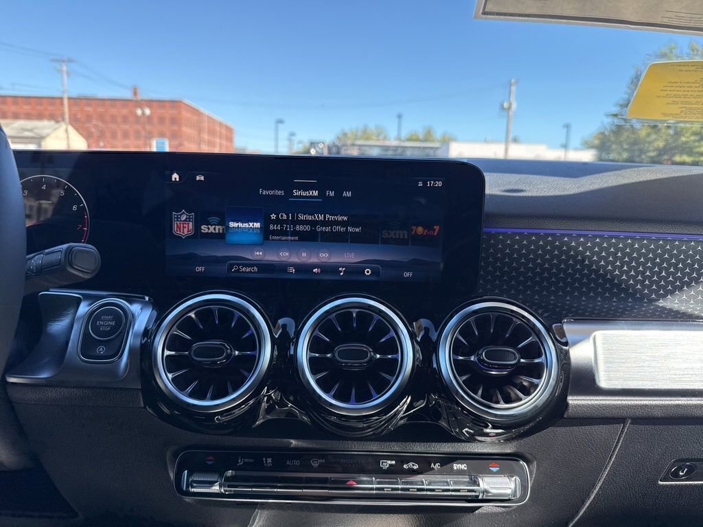 New 2026 Mercedes-Benz GLB 250 4MATIC image 22