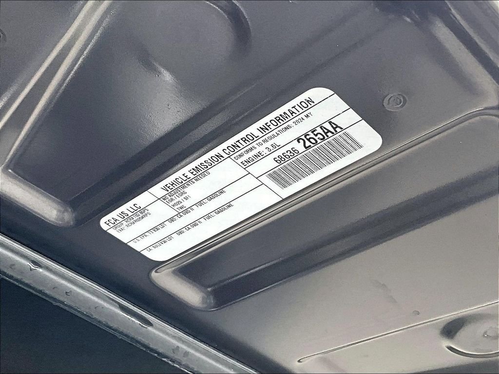 Used 2024 Jeep Grand Cherokee Limited AWD/4WD image 35
