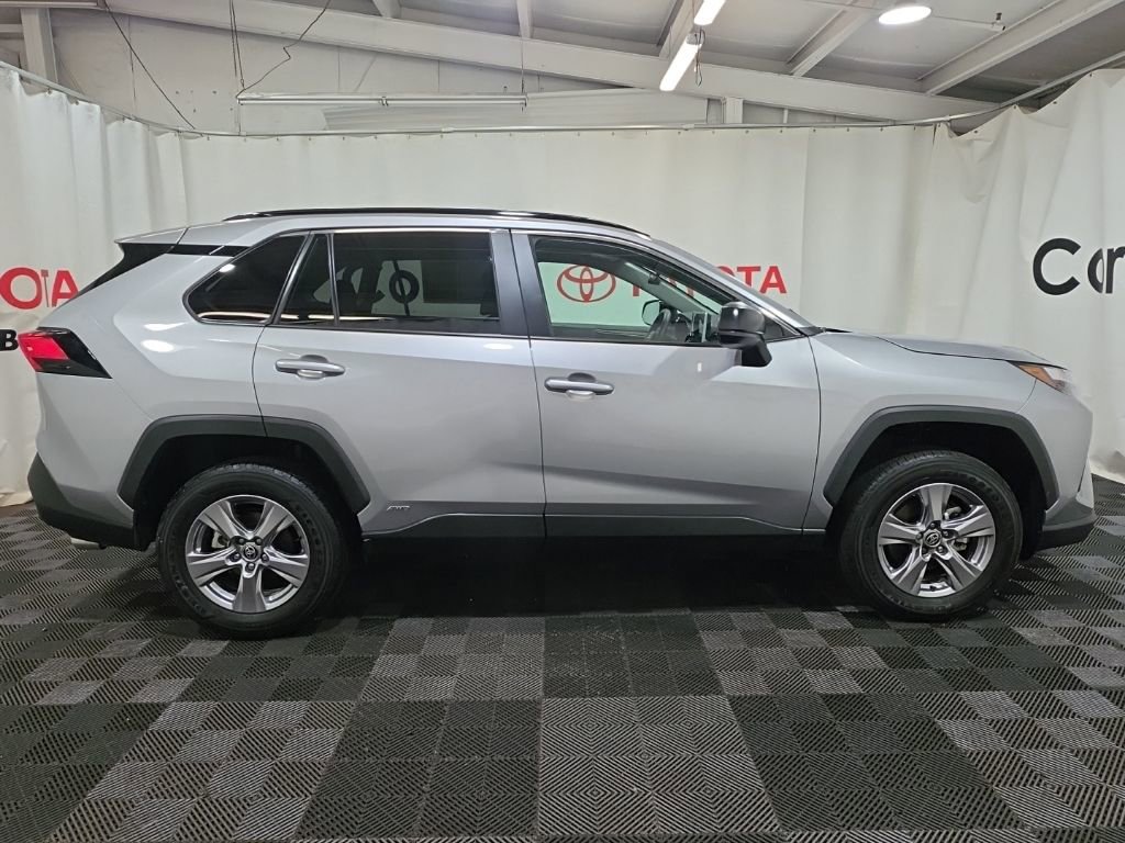 Used 2025 Toyota RAV4 LE image 9