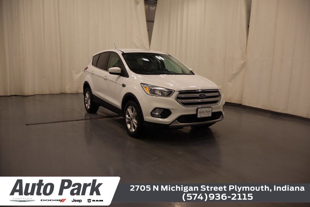 Used 2019 Ford Escape SE image 1