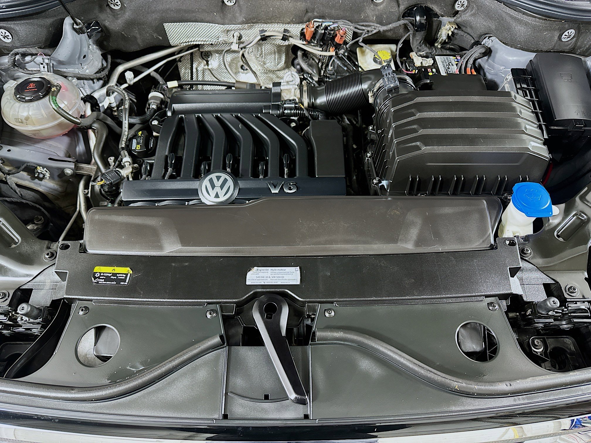 Used 2020 Volkswagen Atlas Cross Sport SEL Premium image 30