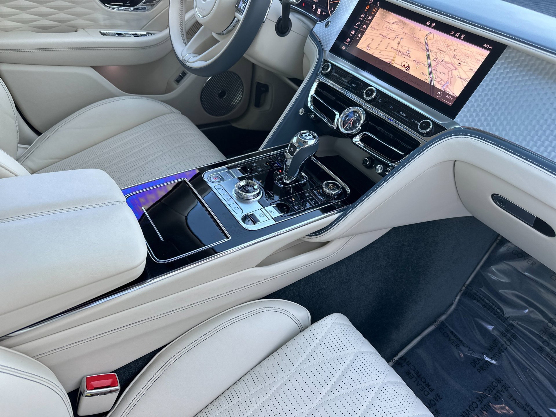 Used 2024 Bentley Flying Spur V8 image 2
