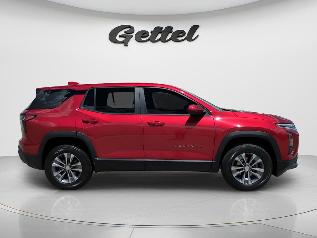Used 2025 Chevrolet Equinox LT image 3