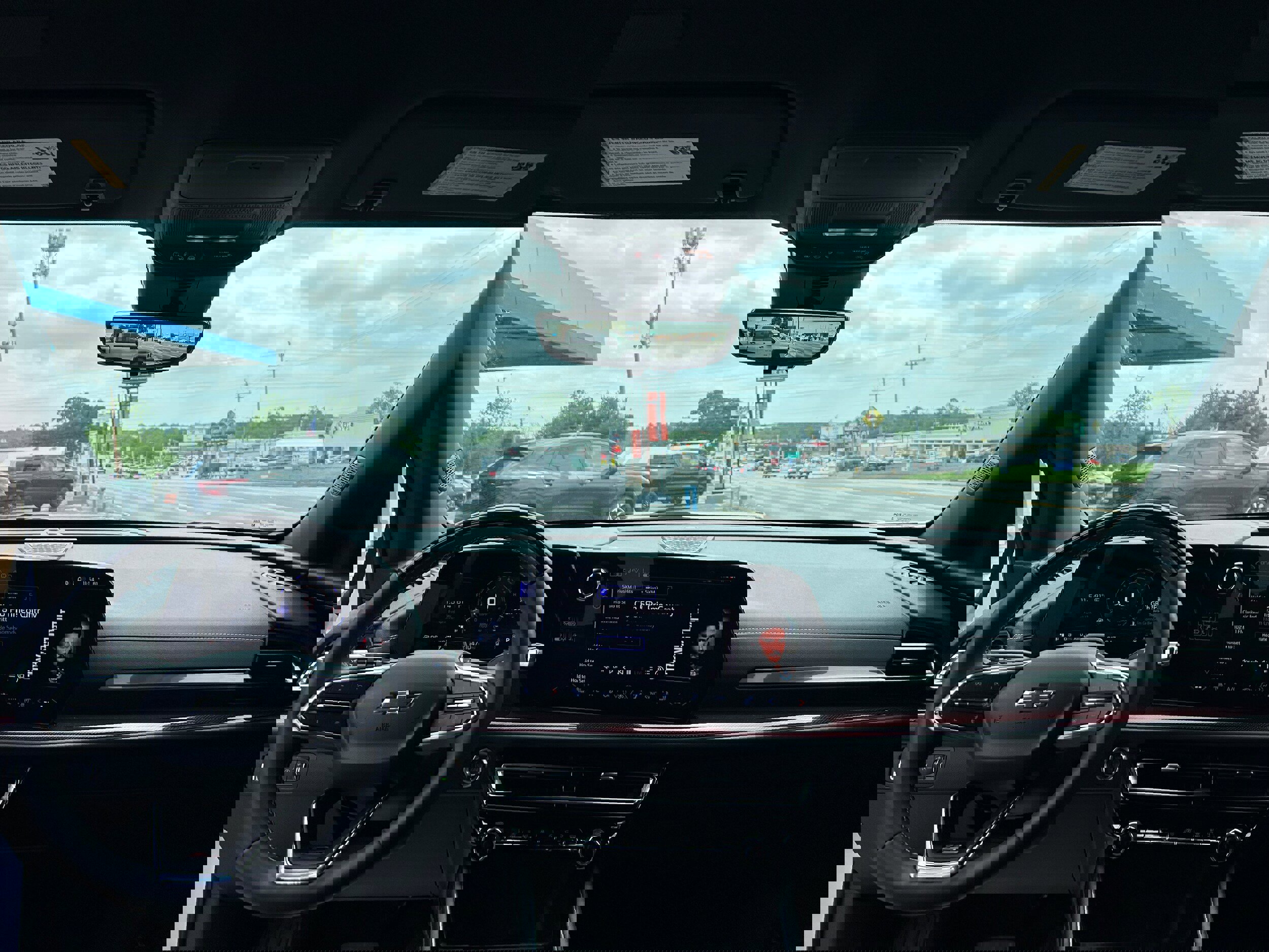 Used 2024 Chevrolet Traverse Z71 w/ Enhanced Driving Package AWD/4WD image 38