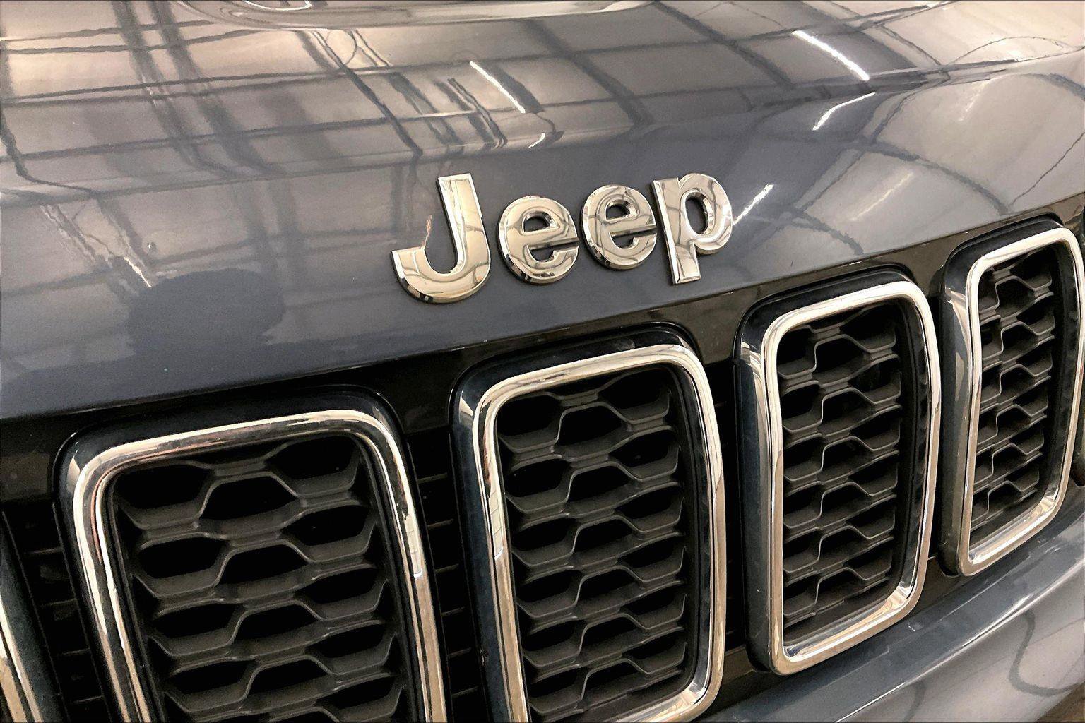 Used 2019 Jeep Grand Cherokee Limited image 29