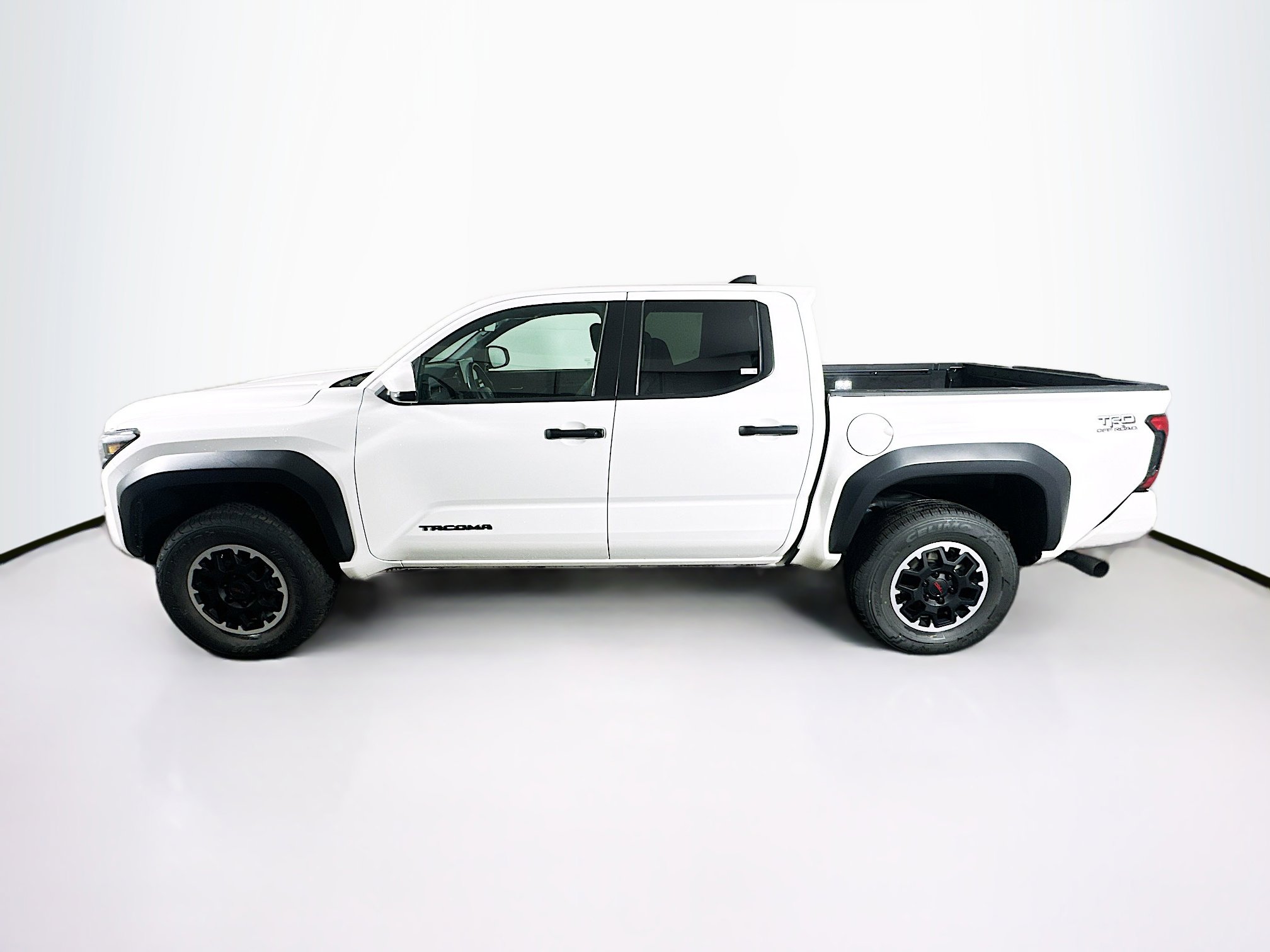 Used 2024 Toyota Tacoma TRD Off-Road AWD/4WD image 4